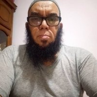 Une photo d’un participant qui veut faire connaissance et se marier